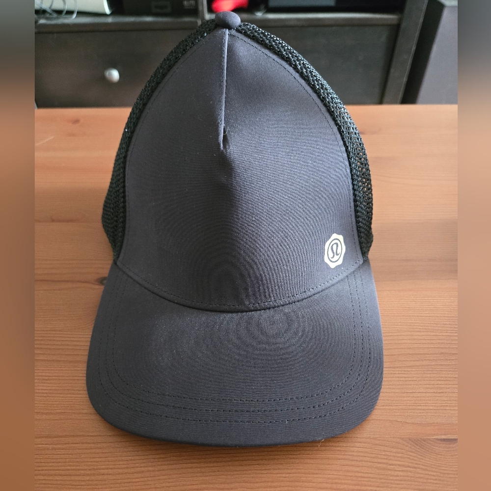 Lululemon Black Mesh Cap